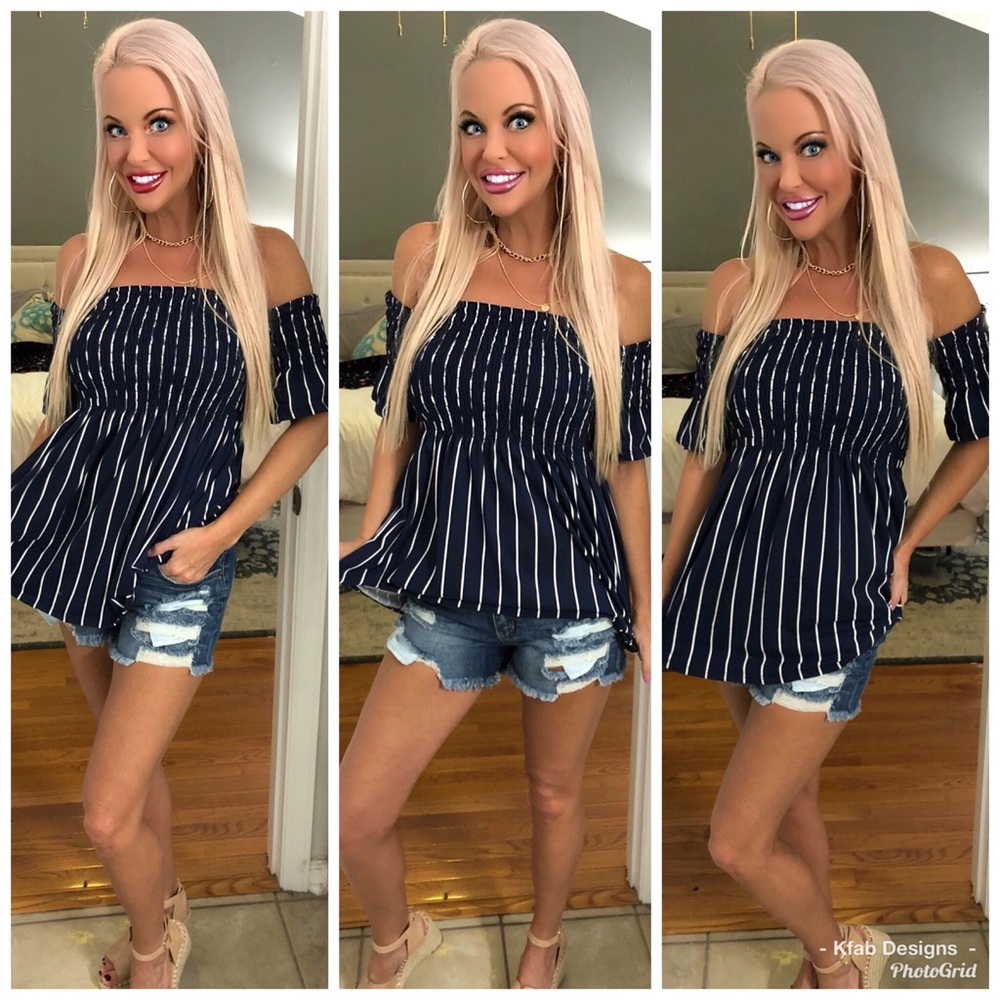 ๐LAST 1! ๐Navy/White Off Shoulder Smocked Tunic! - Picture 2 of 7